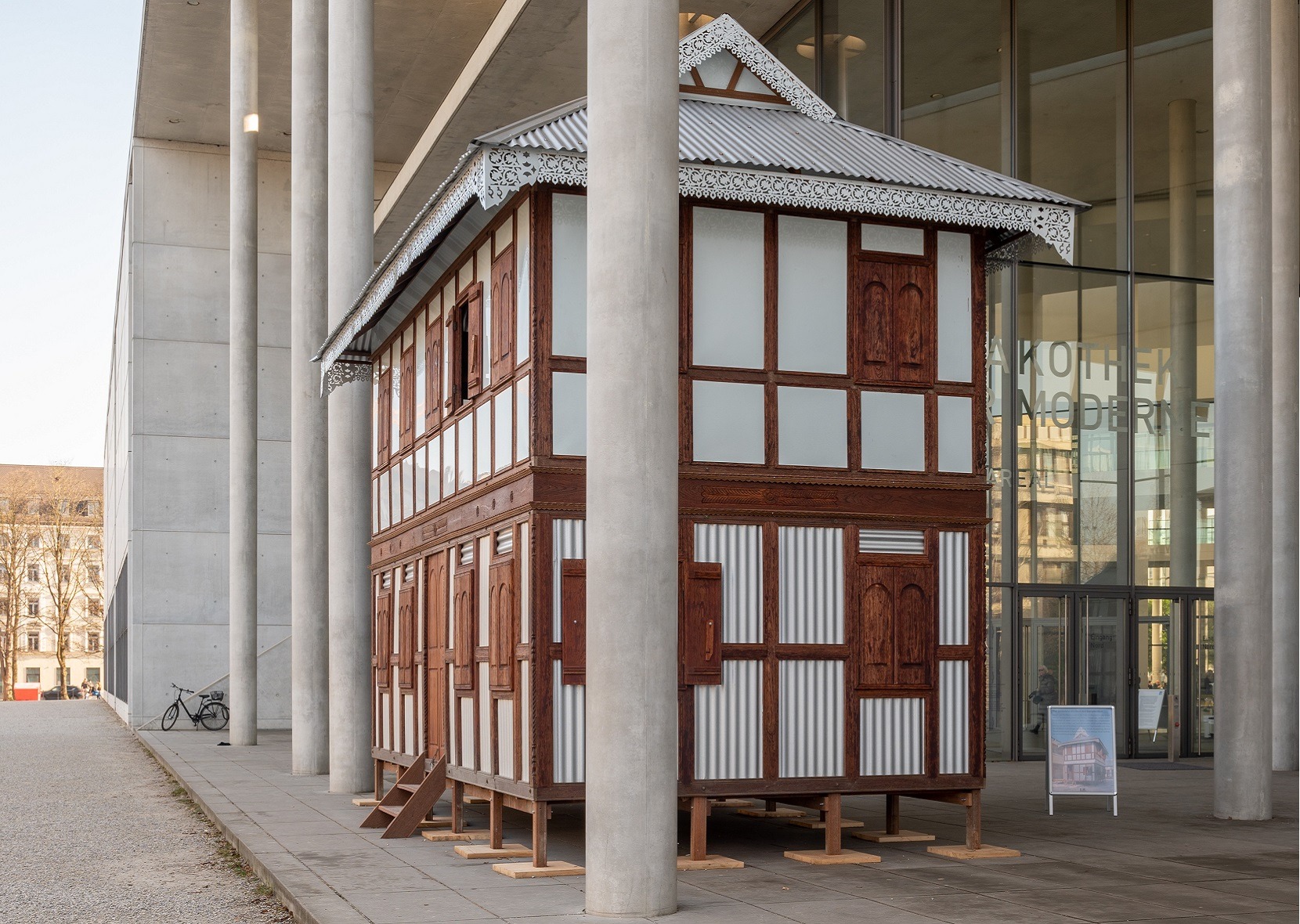 Doha Haus vor Pinakothek der Moderne