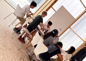 Children's and Youth Workshop: Hinterglobes